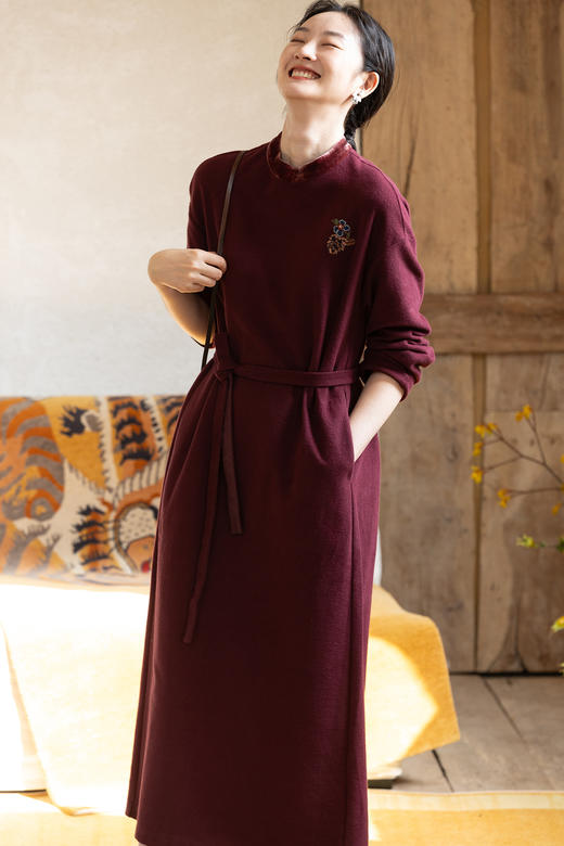 牧衣游原创 手工刺绣纯棉连衣裙冬新款宽松舒适柔软红色长裙 茶韵 商品图5