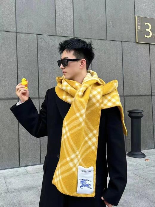 BURBERR 秋冬新款    纯羊毛格纹提花围巾 商品图6
