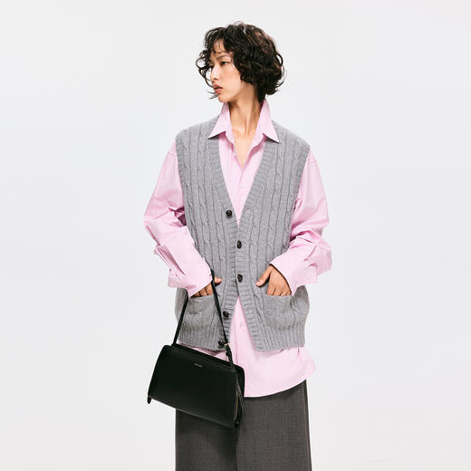 棉仓3661026002-【层序之间】灰色v领针织马甲全羊毛绞花叠穿背心开衫 商品图1