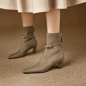 【预售5天】时尚皮带扣高跟弹力女靴，小方头粗跟后拉链瘦瘦靴短靴HP&A2656