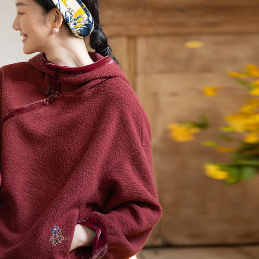 牧衣游原创 老虎与花手工刺绣卫衣舒适保暖厚实红色百搭上衣 萃里 商品图0