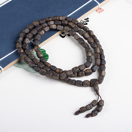 xy0648，【沉水级】沉香随型珠佛珠多圈手链 商品图5