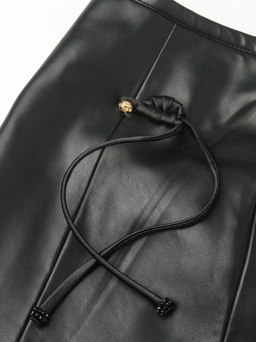 黑色皮革拼接蕾丝开叉半身裙 秋冬复古盘扣装饰高腰中长款 A 字裙 商品图2