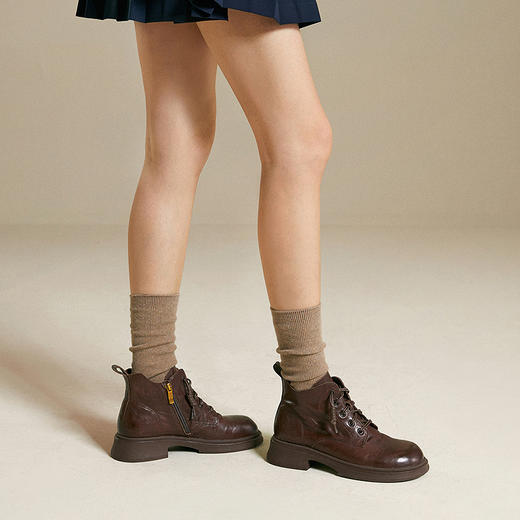 千百度手抓皮马丁靴女美拉德中跟系带时尚厚底短靴子A25576361 商品图4