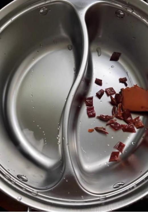 🌸新品首发❗冬日的幸福为火锅而生❗【易铂yispot 一体不锈钢鸳鸯锅】💥一锅在手，双味我有✔实现火锅自由🥘解决众口难调问题😍 ✅双味鸳鸯锅，清鲜劲辣 同锅不串味 商品图5