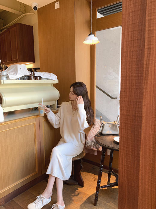 福利 金蘑菇菇 迷人弧度 / 遮肉肉满分 慵懒风羊绒半裙 商品图0