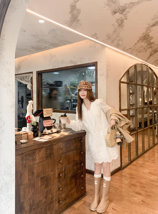 【189元任选2件】最后一波现货！V领镂空提花连衣裙 商品图6