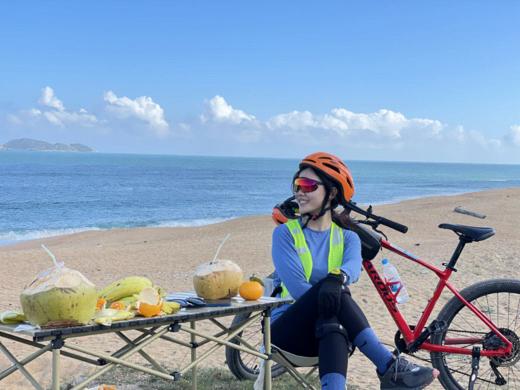 限时早鸟立减600！【海南岛骑士精神】东线+西线亲子骑行！6段不同骑行体验：海滩绿道、火山村落小道、白沙银滩和礁石海岸、火山岩海岸线及风车海岸线、花瓣形人工岛屿、热带雨林和热带花园… 商品图4