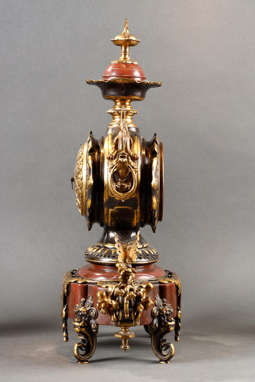 独角鹿西洋古董1880年代法国G. Servant工坊出品东方风格红色大理石底座装饰瑞兽飞蝶主题铜鎏金精雕座钟烛台三件套 商品图3