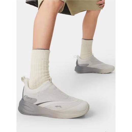 李宁男子2025秋季防滑透气一脚蹬休闲鞋AGLV005-15 商品图0