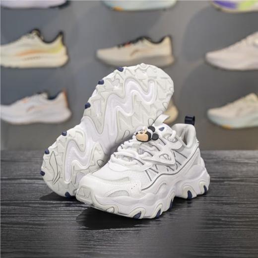 李宁女子2025秋季透气老爹鞋休闲鞋AGCV044-2 商品图4