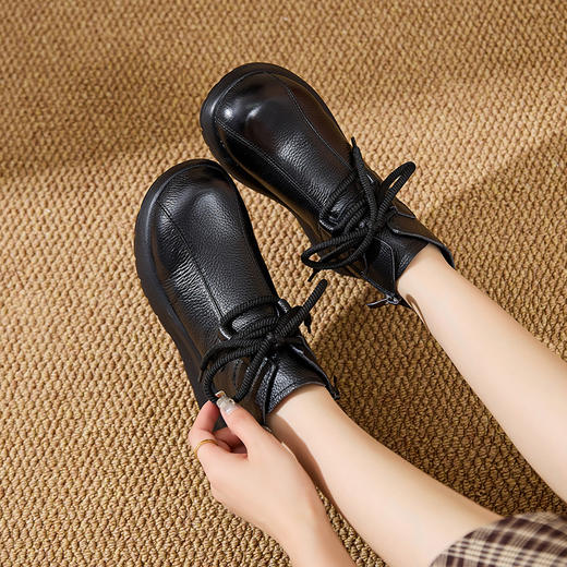 头层牛皮靴子女2025新款秋冬皮靴真皮软底系带短靴厚底防滑马丁靴 商品图3