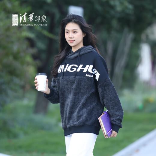 清华文创斜体英文落肩款套头帽衫 商品图4