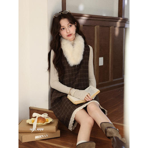 鹿向南「富家千金」复古咖色格纹背心连衣裙女秋季气质叠穿A字裙 商品图4