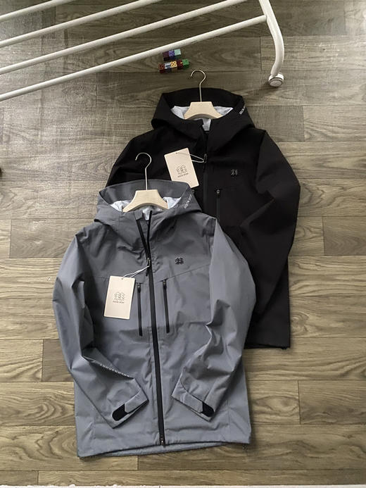 可隆 25Aw 硬壳压胶冲锋衣  男女同款 商品图4