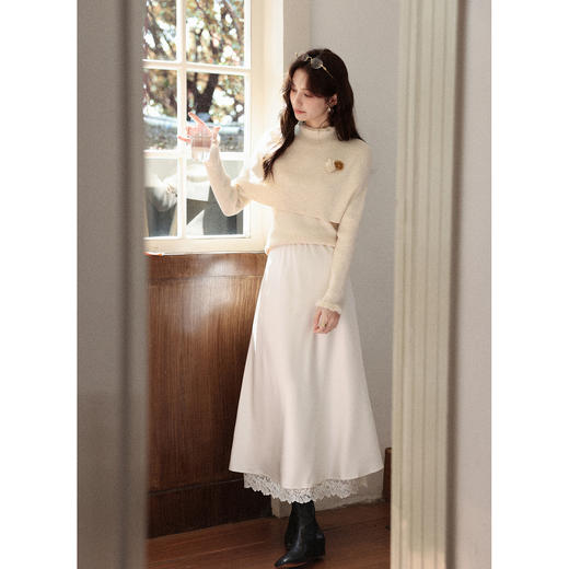 鹿向南「与花语」杏色秋冬新款温柔外搭披肩 商品图3