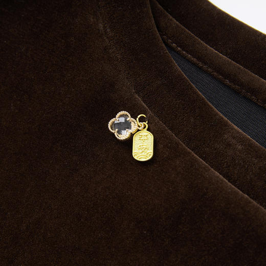 「高货wl」全新升级【铂金会员275/天猫369/差价94】(81126)洛诗琳复古丝绒打底衫2025秋冬钉珠刺绣欧根纱拼接上衣 商品图3