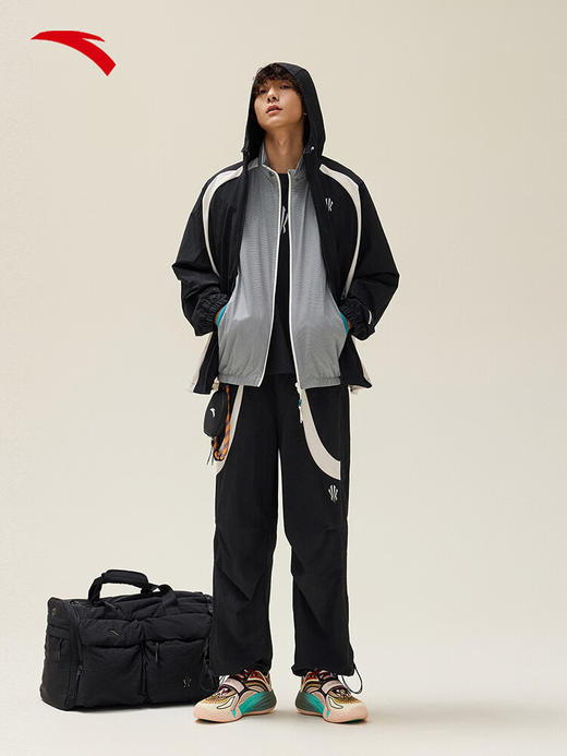 安踏欧文系列 男女同款新款宽松梭织外套休闲潮流运动上衣172531601 基础黑/泥沙灰-5 商品图3