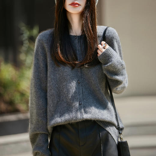 馥迦慵懒软糯拉绒拉毛无缝羊毛开衫 商品图3