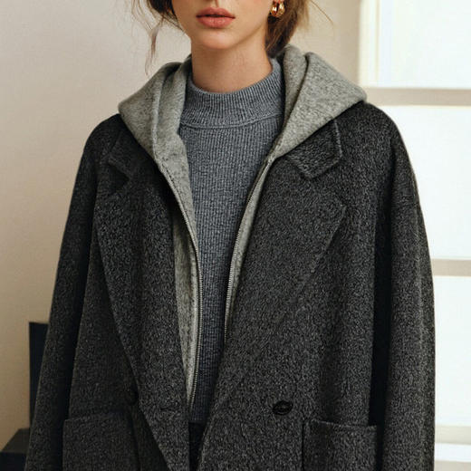 OLrain欧芮儿2025新款女冬季气质宽松绵羊毛假两件连帽双面呢外套 商品图2