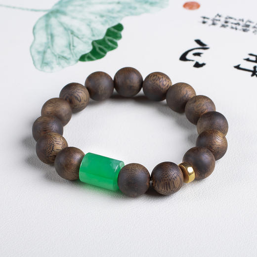 xy0640，沉香+冰绿翡翠桶珠手串 商品图1