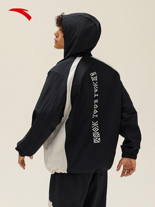 安踏欧文系列 男女同款新款宽松梭织外套休闲潮流运动上衣172531601 基础黑/泥沙灰-5 商品图2