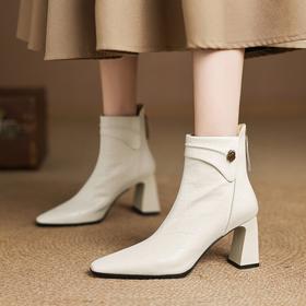 【预售5天】山茶花法式高跟短靴女新款时尚小方头显瘦真皮粗跟马丁靴单靴DS&1906