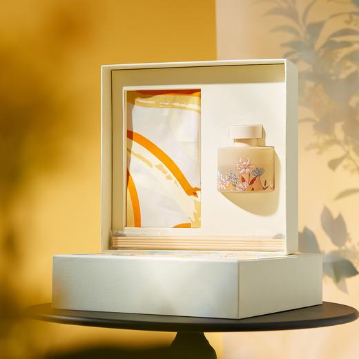 万事利“花间秋影.寻桂”丝巾香薰礼盒 商品图1