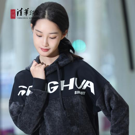 清华文创斜体英文落肩款套头帽衫 商品图5