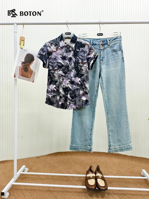 【第2件半价！尾货清仓不退换】波顿女士夏季复古风暗纹印花短袖 柔滑修身设计感小众款LT166 商品图1