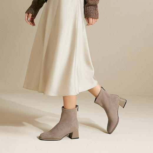 千百度 冬季新品 弹力靴A25533051 商品图1