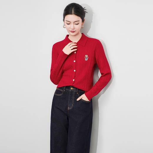 「高货wl」全新升级【铂金会员201/天猫269/差价68】(02040)洛诗琳小熊针织上衣2025秋冬复古老钱风修身显瘦POLO开衫 商品图0