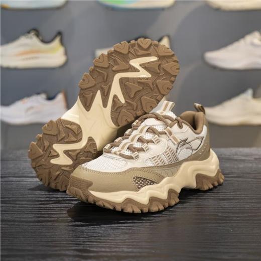 李宁男子2025秋季防滑透气休闲鞋老爹鞋AGCV375-4 商品图2