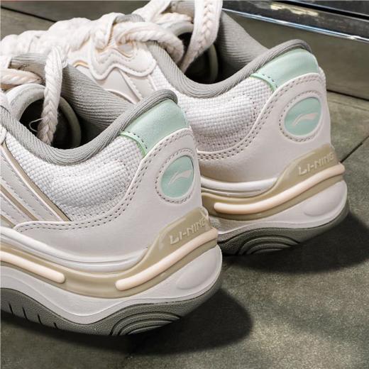 李宁女子2025春秋防滑板鞋休闲鞋AGCV008-1 商品图3