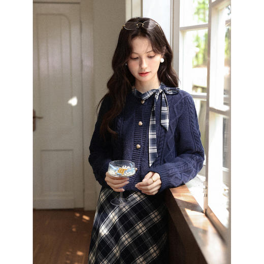 鹿向南「绒冬格调」蓝色圆领法长袖式针织开衫秋冬外搭温柔毛衣女DYL662051 商品图3