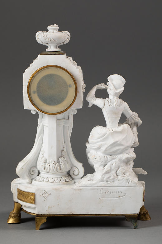 独角鹿西洋古董19世纪末法国出品卷叶纹铜鎏金精雕装饰古典人物主题素胎瓷雕座钟烛台三件套 商品图4