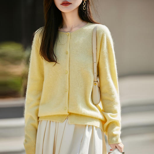 馥迦慵懒软糯拉绒拉毛无缝羊毛开衫 商品图1