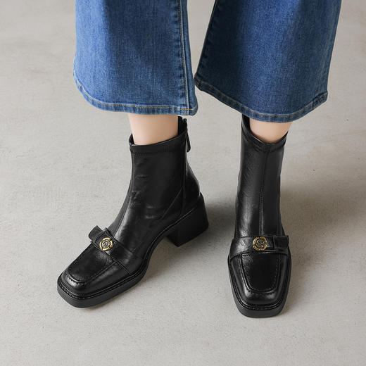 阿么手工女鞋山茶花复古粗跟短靴女2025秋冬新款百搭真皮靴子6CM 商品图3