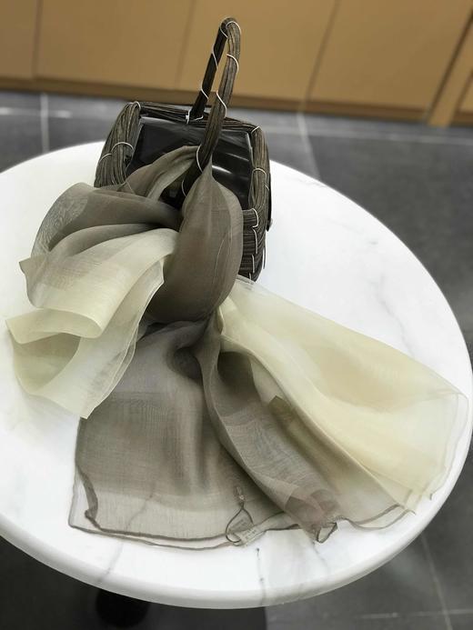 优品堂『幽香』真丝+羊毛幻彩长巾 商品图4