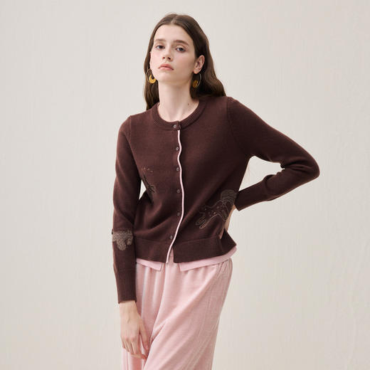 谜底圆领针织开衫长袖2025冬新品细毛线百搭原创绣花女254MZ1907 商品图1