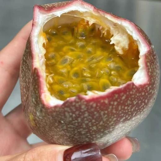 周一取货：【紫湉湉百香果】一箱毛重2.5斤左右，可以喝的百香果！ 商品图0