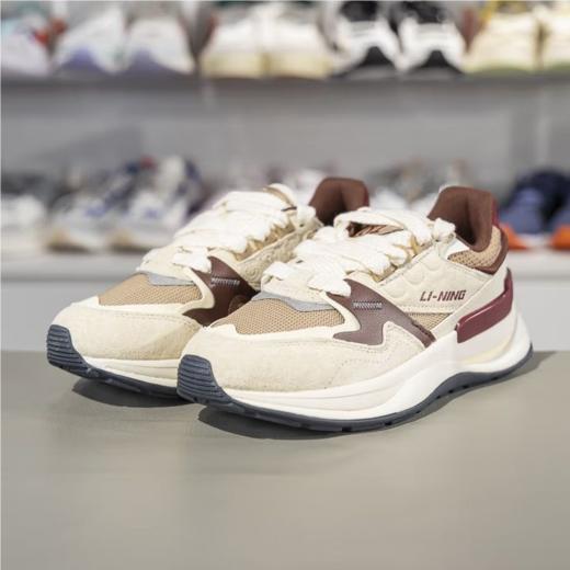 李宁女子2025春秋透气老爹鞋休闲鞋AGCV010-1 商品图2