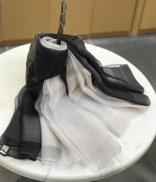 优品堂『幽香』真丝+羊毛幻彩长巾 商品图3