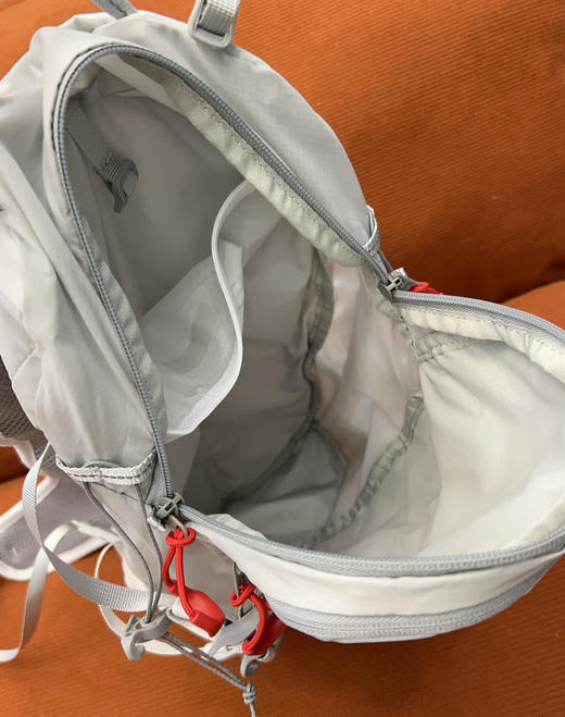 Lu家10L运动背包书包 商品图5