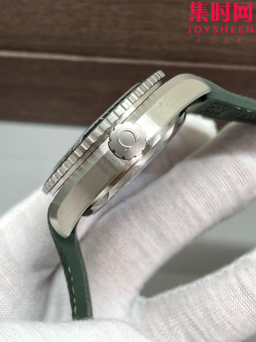 欧米茄VS海马600米系列 VS海洋宇宙 磨砂绿 8900一体机 男士腕表 商品图3