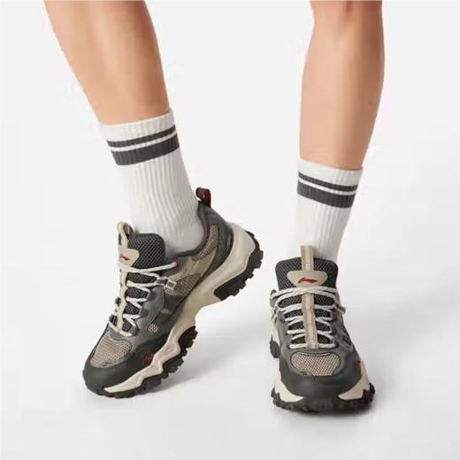 李宁男子2025秋季防滑透气休闲鞋老爹鞋AGCV375-3 商品图1