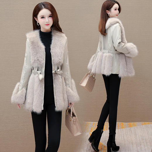 LRX-5CMJM2303-Y皮毛一体外套秋冬季女装仿貂绒保暖厚款PU皮拼结毛绒大衣 商品图2