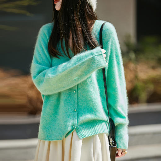 馥迦慵懒软糯拉绒拉毛无缝羊毛开衫 商品图9