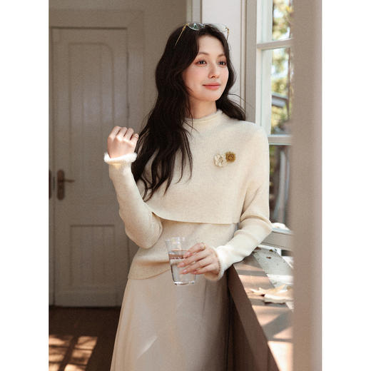 鹿向南「与花语」杏色秋冬新款温柔外搭披肩 商品图2