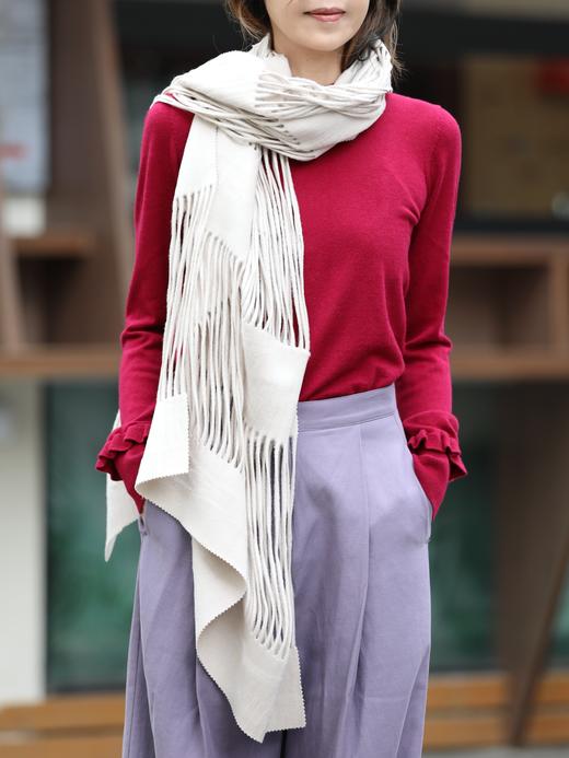 TYNVIE 浅灰色镂空纹理羊绒羊毛围巾 商品图2